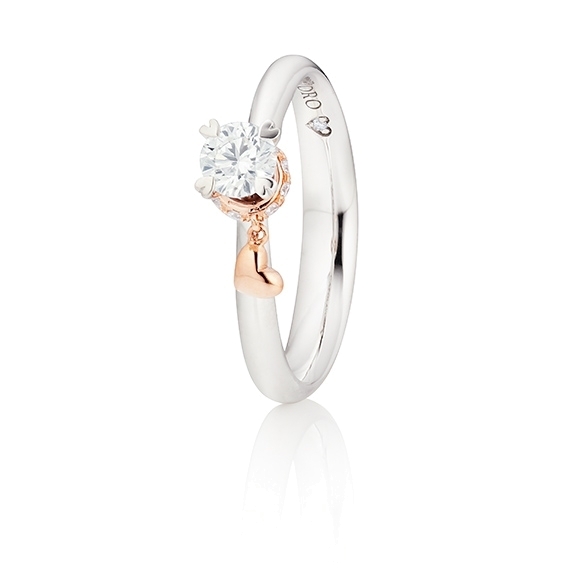 Ring "My Little Heart" 750WG 4-er Krappe mit seitl. RG-Herz, 1 Diamant Brillant-Schliff 0.33ct TW/si1 GIA Zertifikat,10 Diamanten Brillant-Schliff 0.06ct TW/vs1, 1 Diamant Brillant-Schliff 0.005ct TW/vs1
