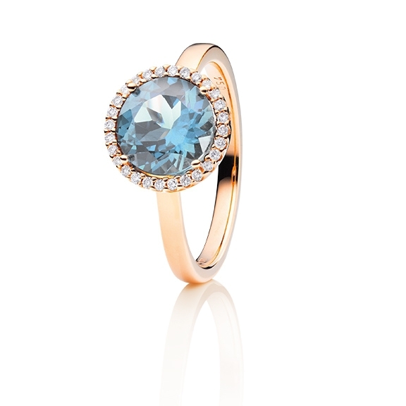 Ring "Espressivo" 750WG, Topas sky blue facettiert Ø 9.0 mm, 28 Diamanten Brillant-Schliff 0.10ct TW/si