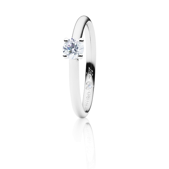 Ring "Diamante in Amore" 750WG 4-er Krappe, 1 Diamant Brillant-Schliff 0.33ct TW/vs1, GIA Zertifikat, 1 Diamant Brillant-Schliff 0.005ct TW/vs1