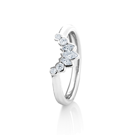 Ring "Jaquet" 750WG, 3 Diamanten Navette-Schliff 0.11ct TW/vs1, 4 Diamanten Brillant-Schliff 0.09ct TW/vs1