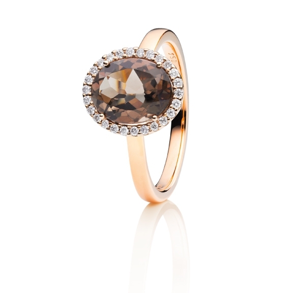 Ring "Espressivo" 750RG, Rauchquarz facettiert 10.0 x 8.0 mm, 26 Diamanten Brillant-Schliff 0.15ct TW/si