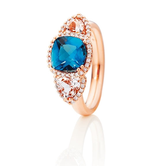 Ring "Espressivo" 750RG, Topas London blue antik 8.0 x 8.0 mm ca. 2.75ct, Morganit Trillion 5.0 x 5.0 mm ca. 0.90ct, 52 Diamanten Brillant-Schliff 0.21ct TW/si